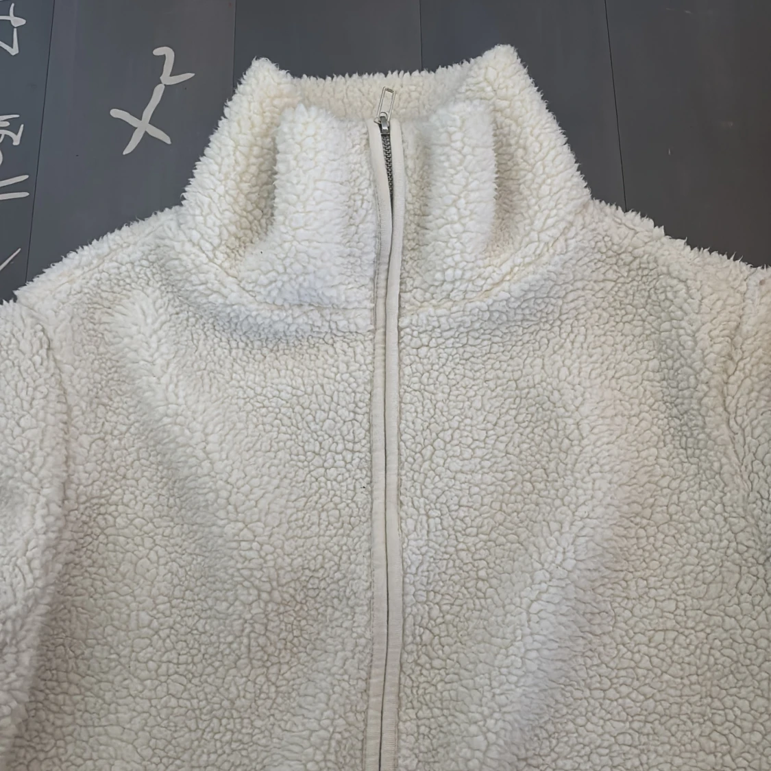 Vit teddyjacka med dragkedja - 3