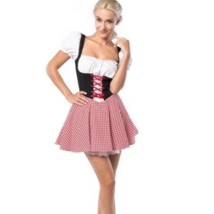 Oktoberfest klänning   - Säljer denna Oktoberfest klänningen - använd en gång, är som ny🙌🏼 storlek S, men passar även M!💗🍻