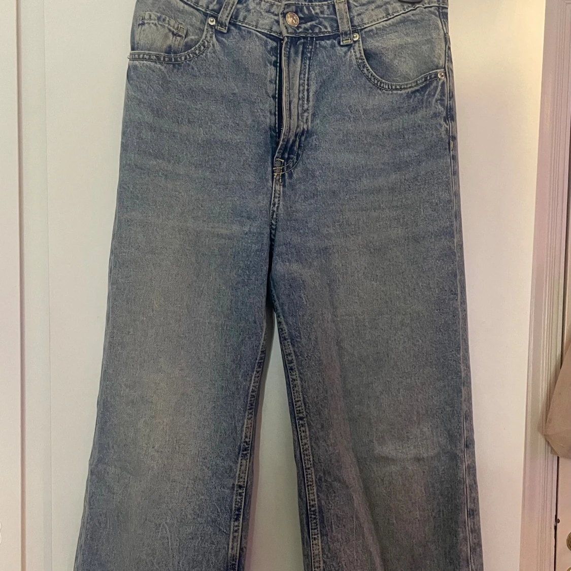 Ljusblåa raka jeans med hög midja - 2