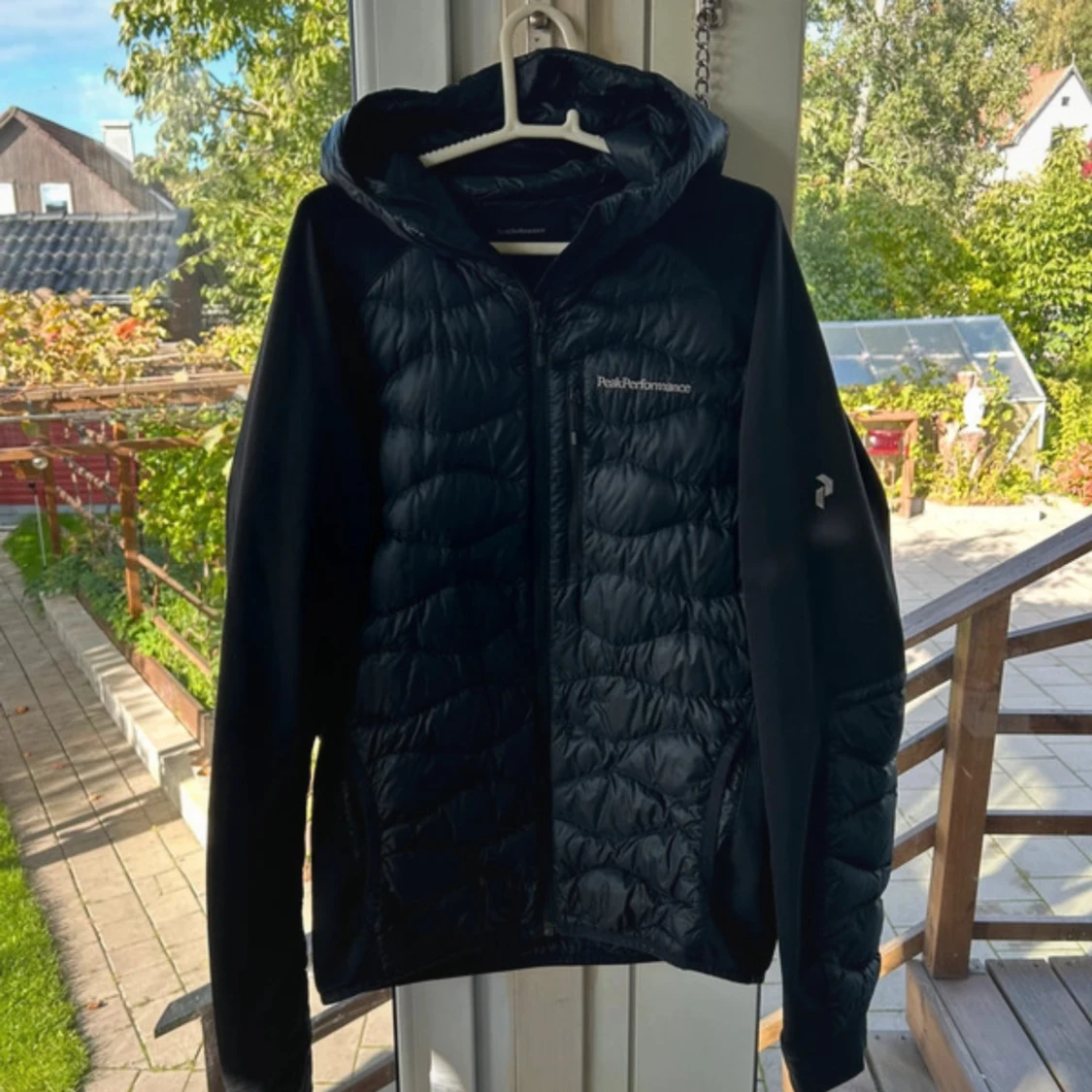 Svart pufferjacka Peak Performance L