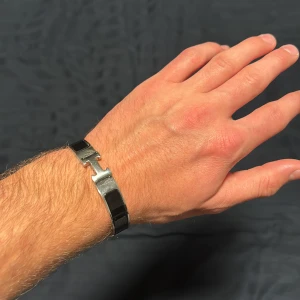 Svart och silver HM - Passar både tjejer och killar