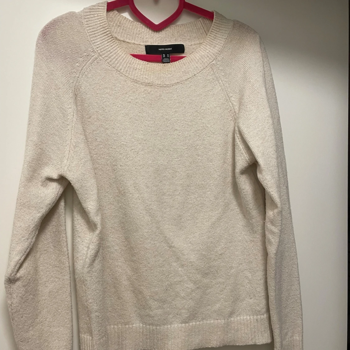 Beige stickad tröja från Vero Moda