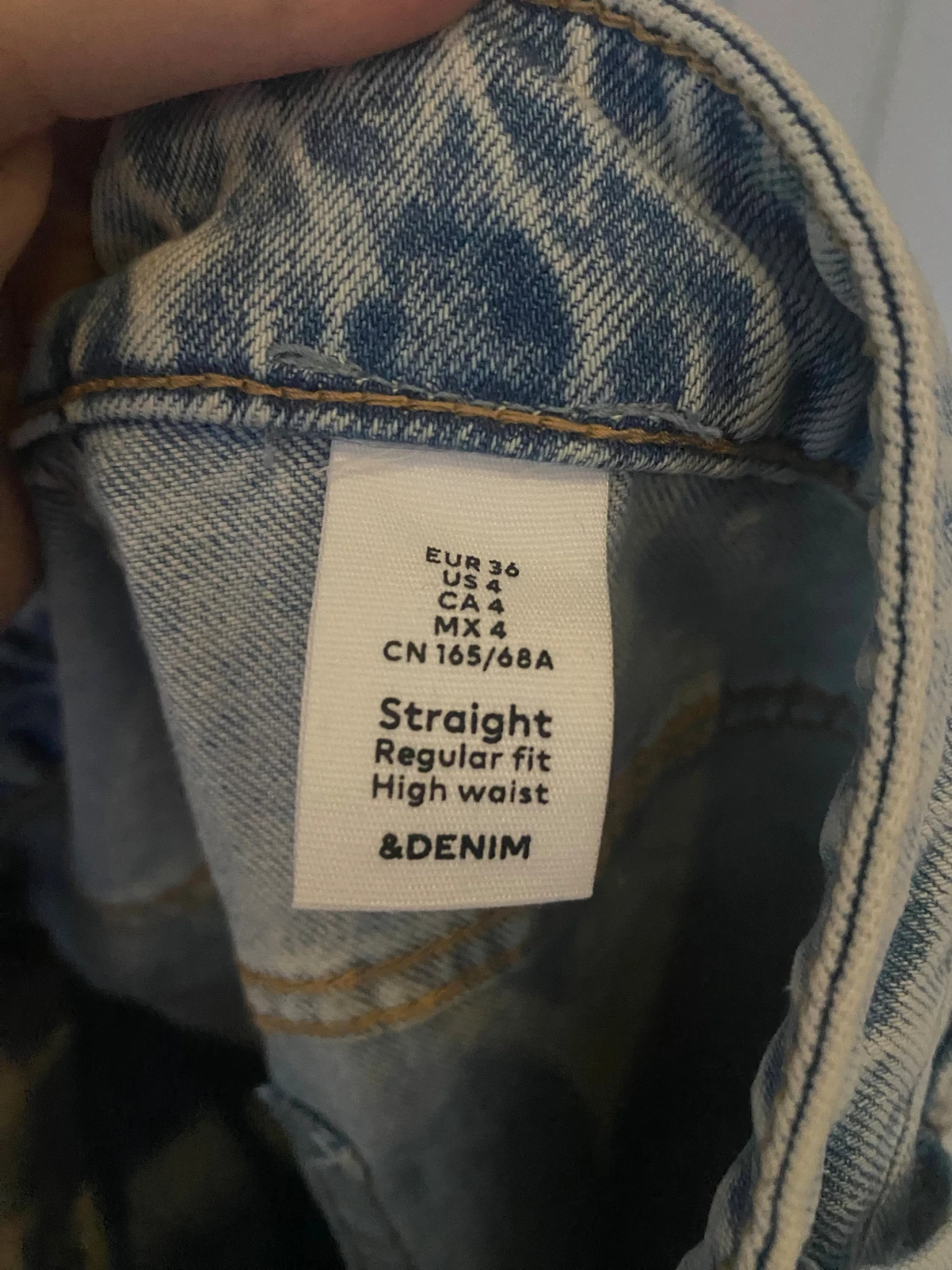 Ljusblå raka jeans från &Denim - 2