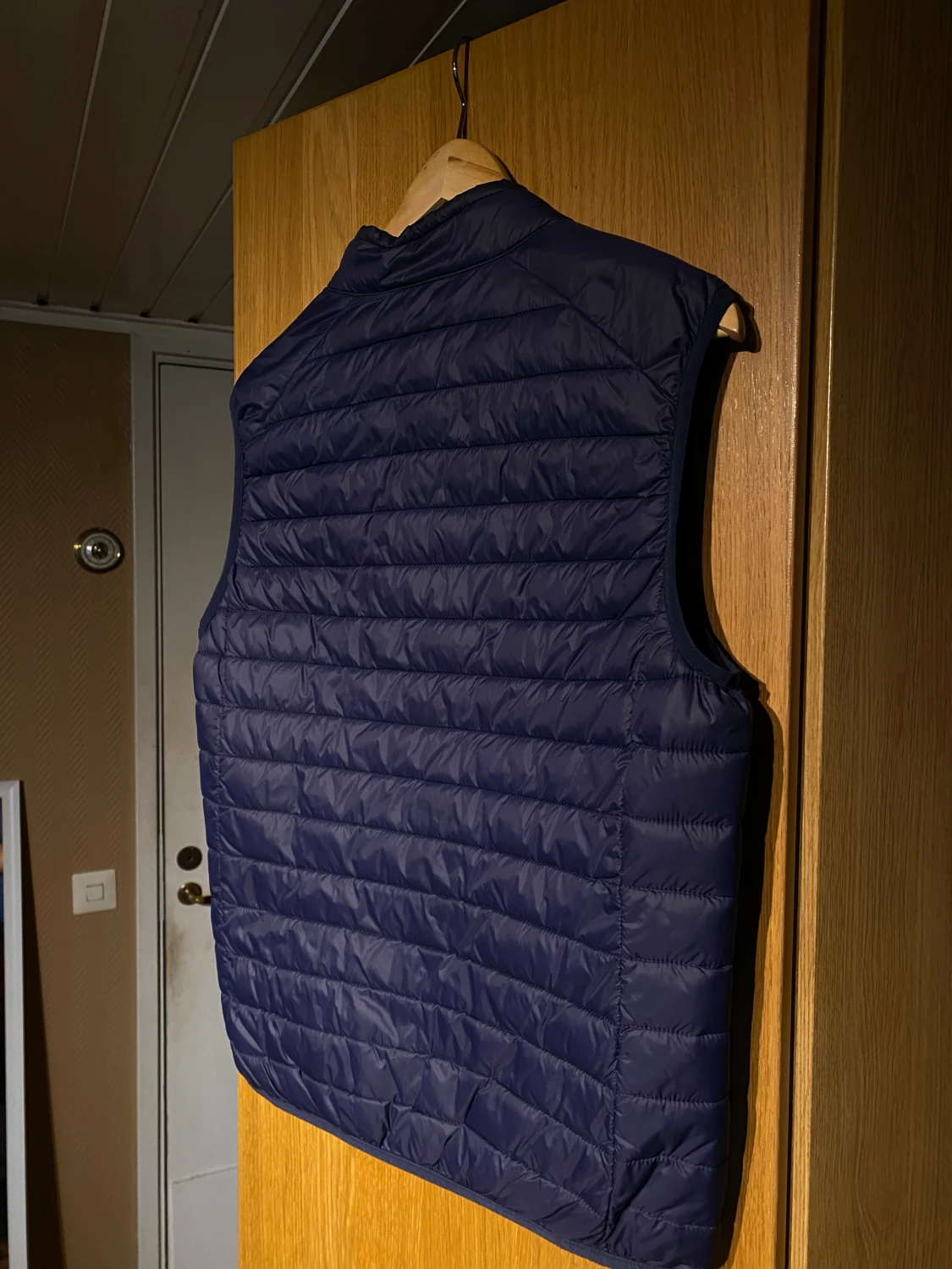 Mörkblå dunväst från Save The Duck - 2