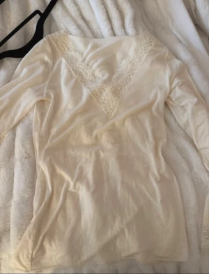 Intmissmi tröja  - Inte använd bara testat ❤️