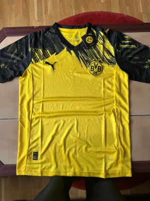 Dortmund 25/26 strl.M - Dortmund hemmaställ säsongen 25/26. Storlek M. Sitter bra på kroppen