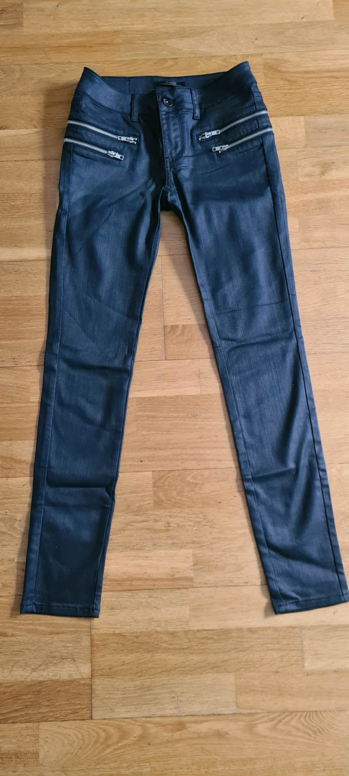 Svarta skinny jeans från Toxik3