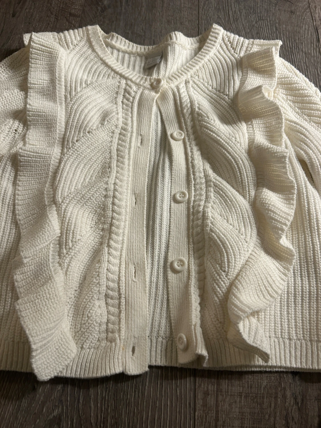 Vit stickad kofta med volanger Lindex - 1