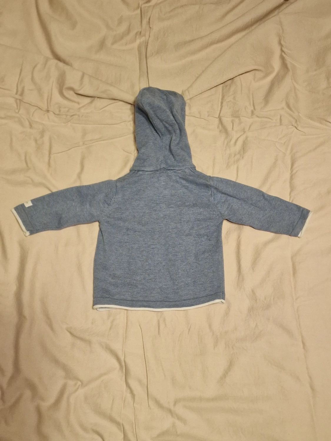 Blå finstickad tröja med knappar - 1