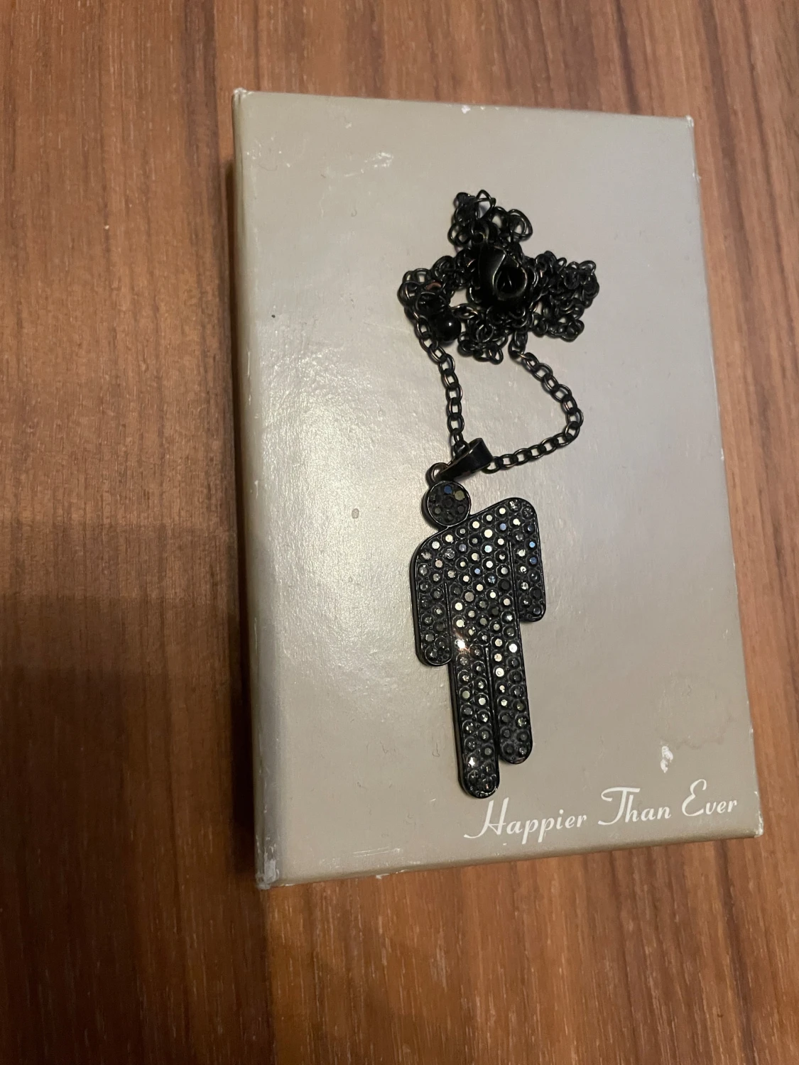 blohsh halsband billie eilish  - 1