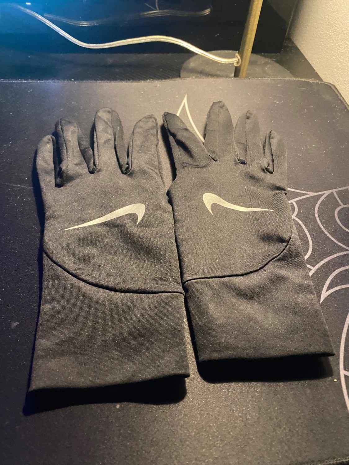 Svarta Nike träningshandskar