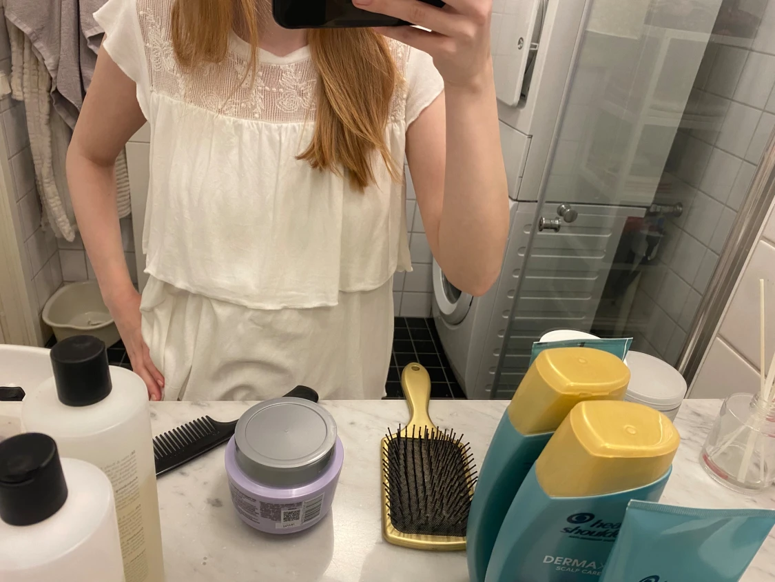 Vit blus med spets från Kappahl