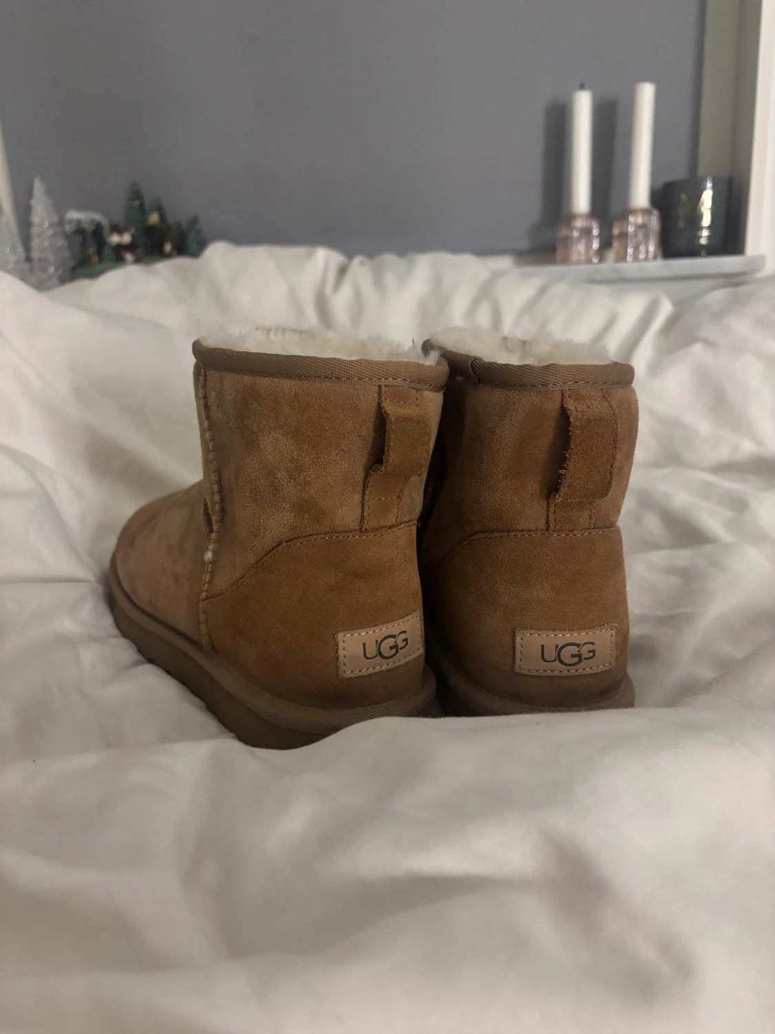 UGG Classic bruna boots med fårskinn