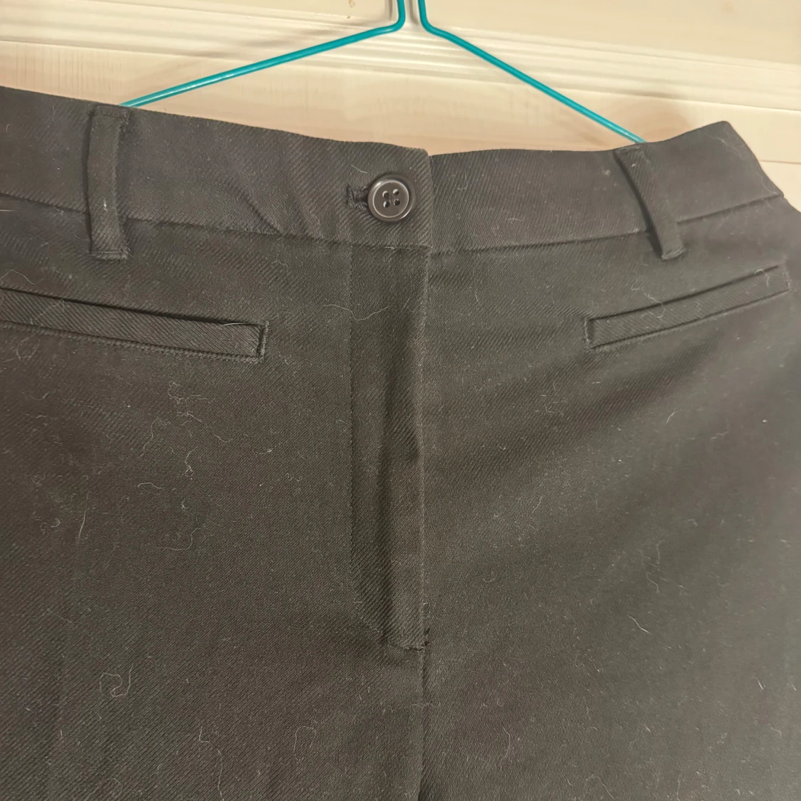 Svarta kostymbyxor från Monki - 1