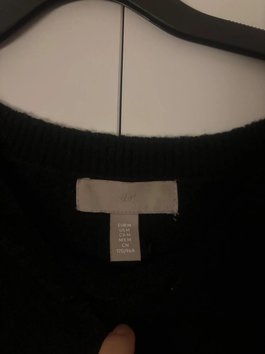 Svart stickad tröja från H&M - 1