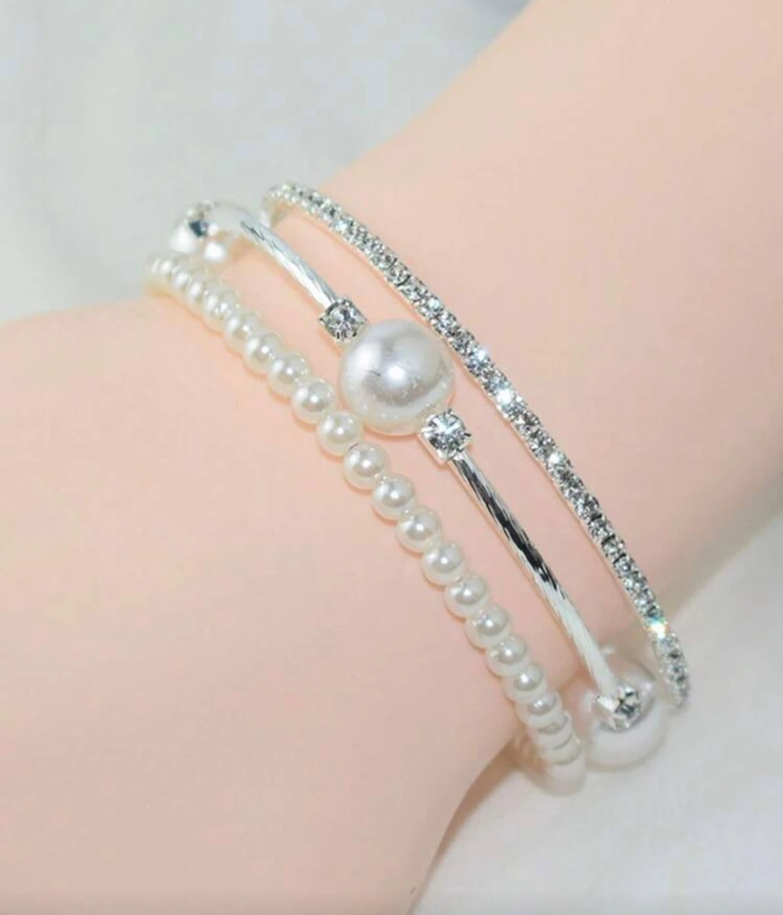 Silverfärgat armband med pärlor och strass - 1