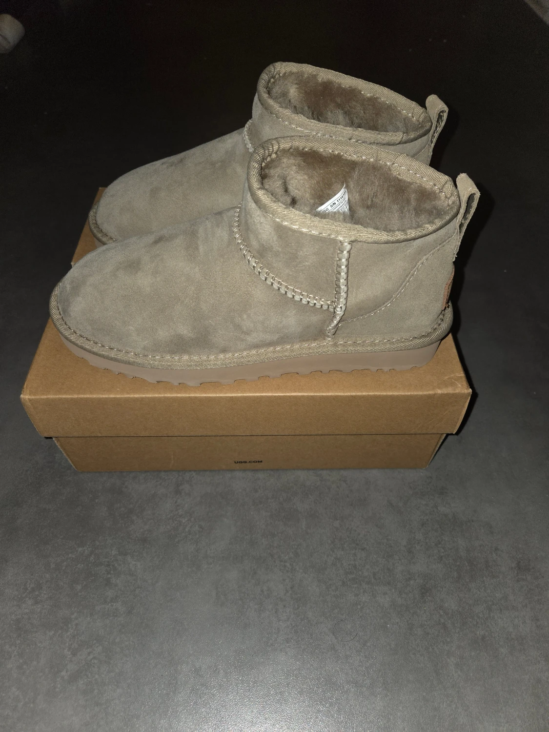 Beige UGG boots i mocka - 3