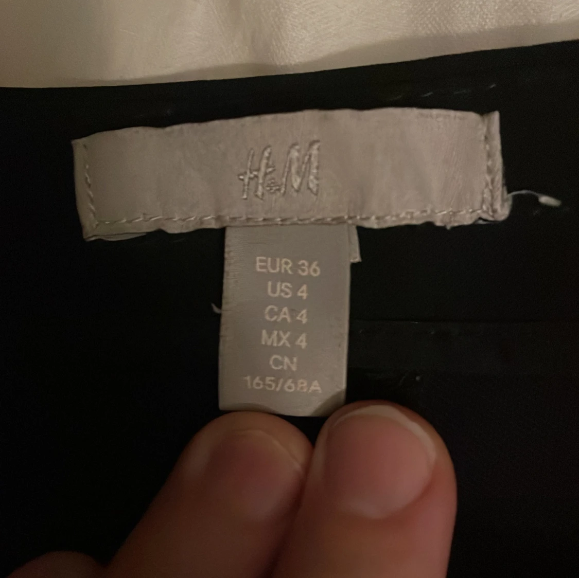 Svarta wide byxor från H&M, strl 36 - 2