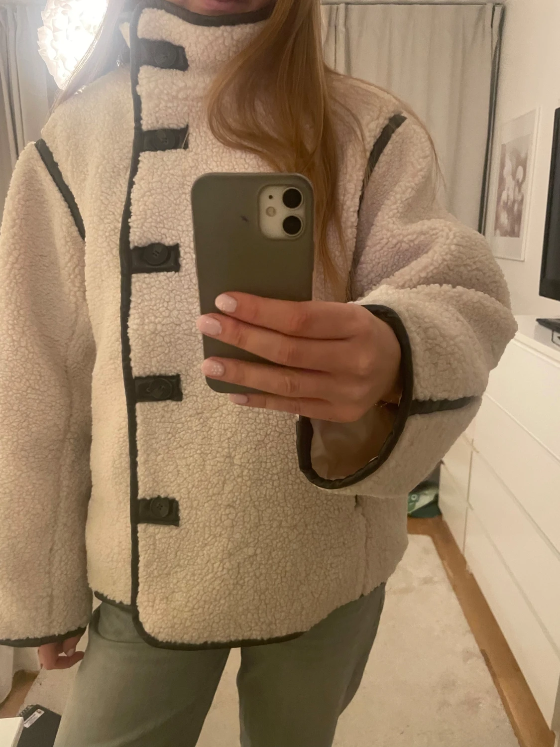 Vit/beige teddyjacka  - 1