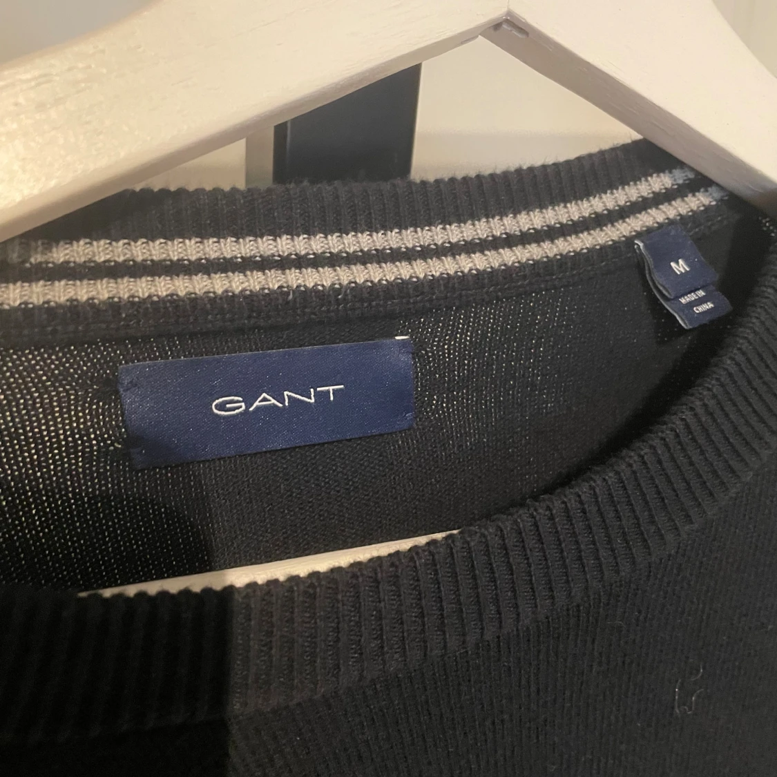 Svart stickad tröja från Gant - 2