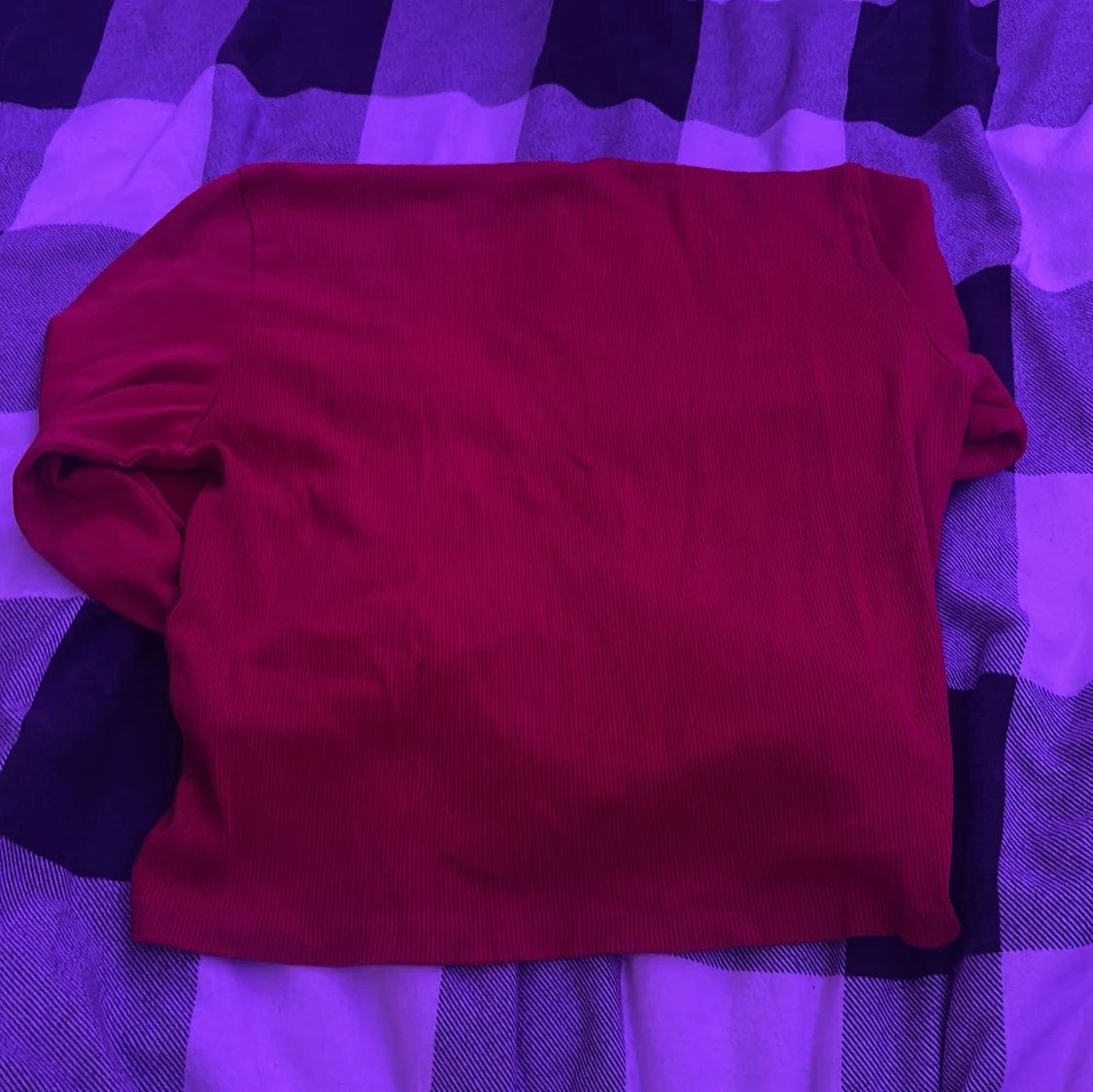 Röd croppad topp med snörning - 1