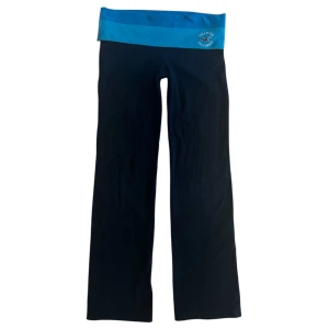 Vintage Hollister Foldover Yoga pants / yoga byxor xs - Vintage Hollister foldover flared yoga byxor , storlek XS och bra skick 