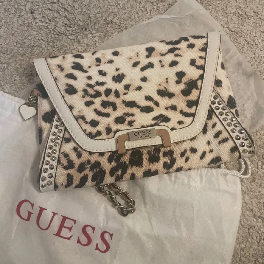 Guess väska leopard