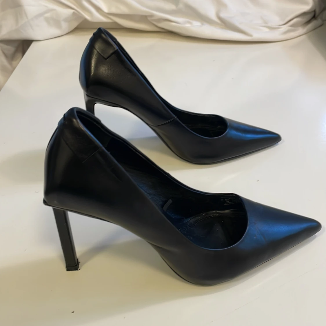 Klassiska pumps i läder från Zara - 2