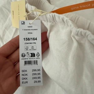 Linnebyxor  - Helt nya linnebyxor från gina, ej använda har kvar prislapp. Nyrpris: 299kr