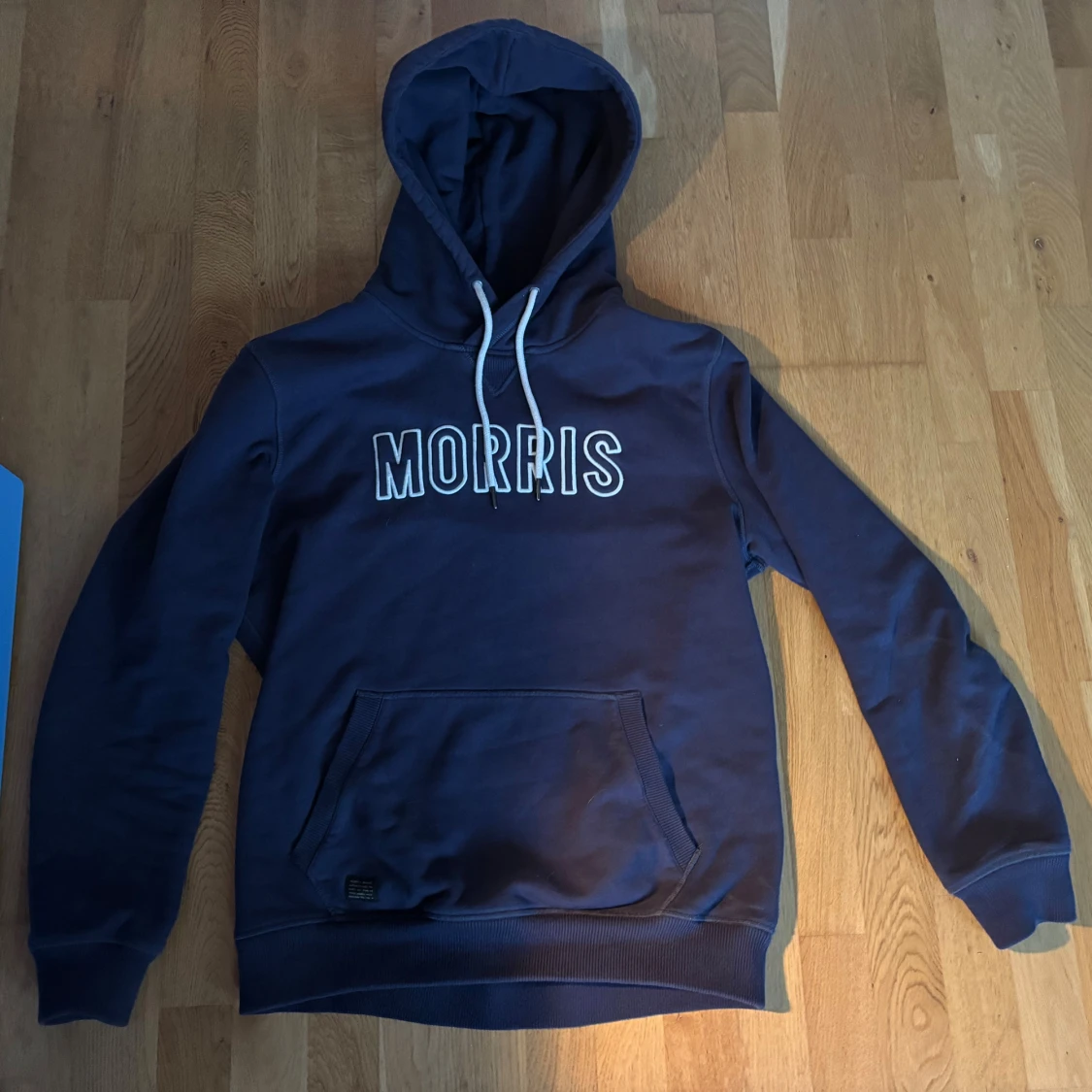 Marinblå hoodie från Morris, storlek L