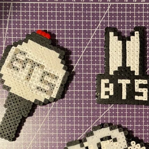 Bts pärlplattor  - Egen gjorda. Inga skador eller böjningar vad jag vet! Om priset är för högt så kan du alltid höra av dig privat! 