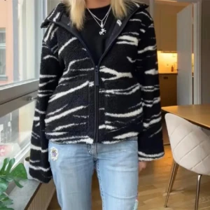 teddyjacka - så fin och trendig teddyjacka från hm ❤️