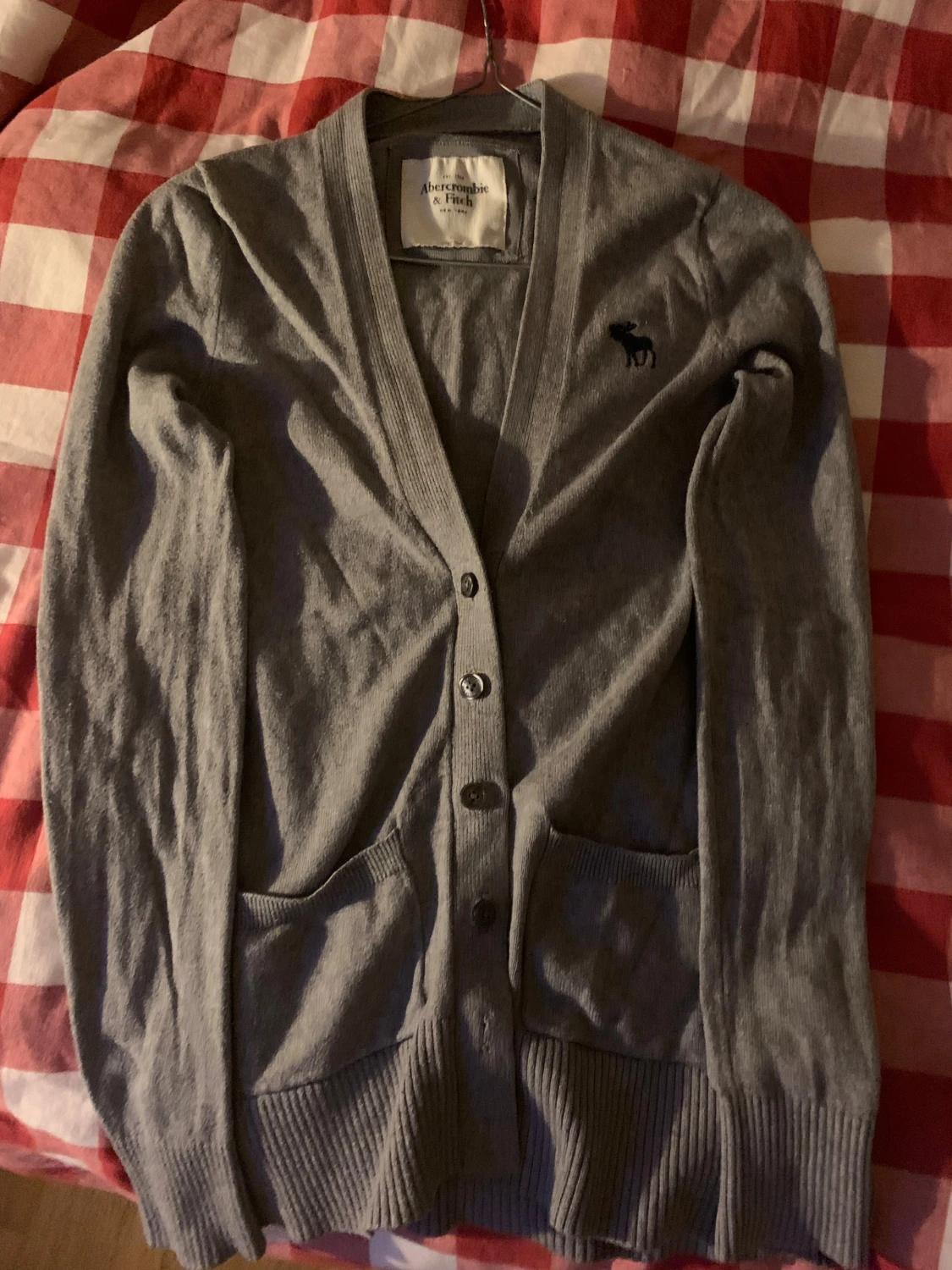 Grå kofta från Abercrombie & Fitch