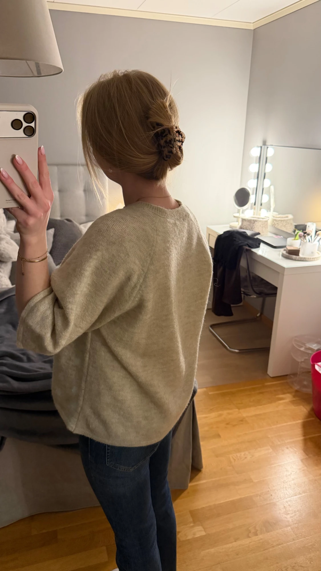 Beige stickad tröja med trekvartsärm - 3