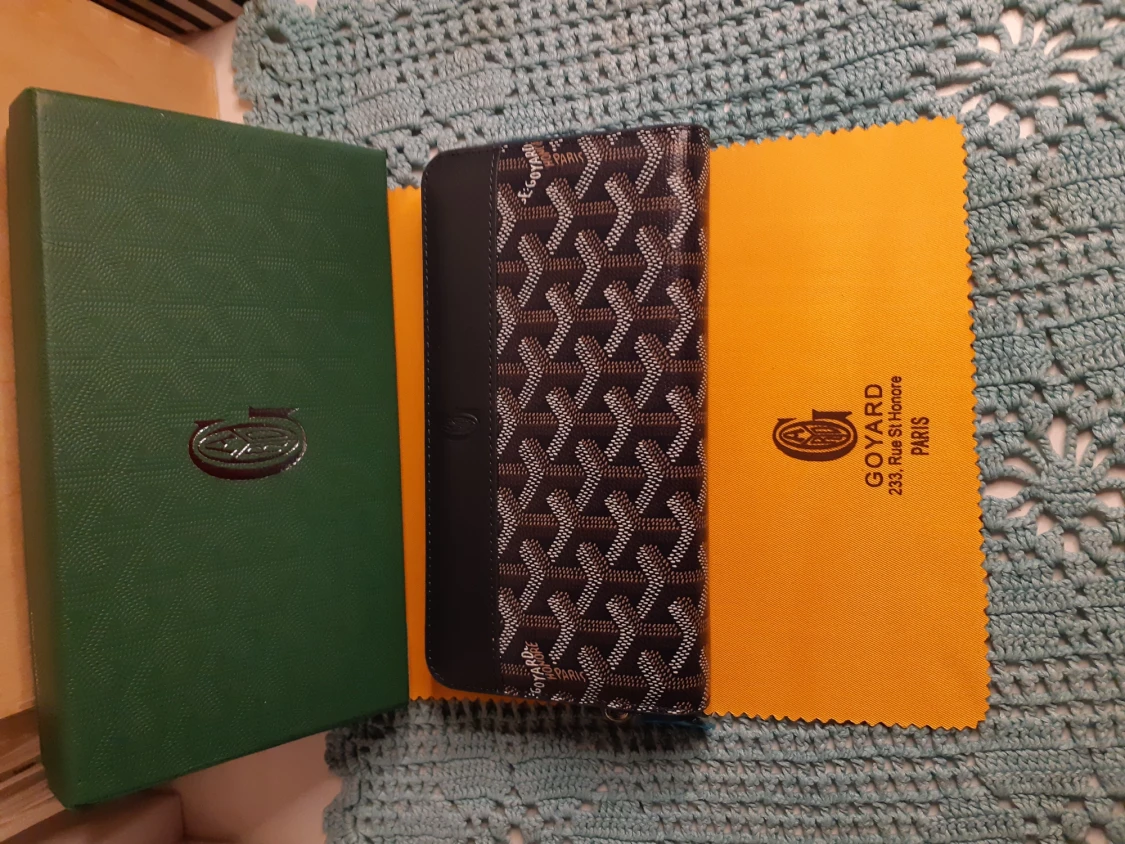 Svart Goyard plånbok med mönster