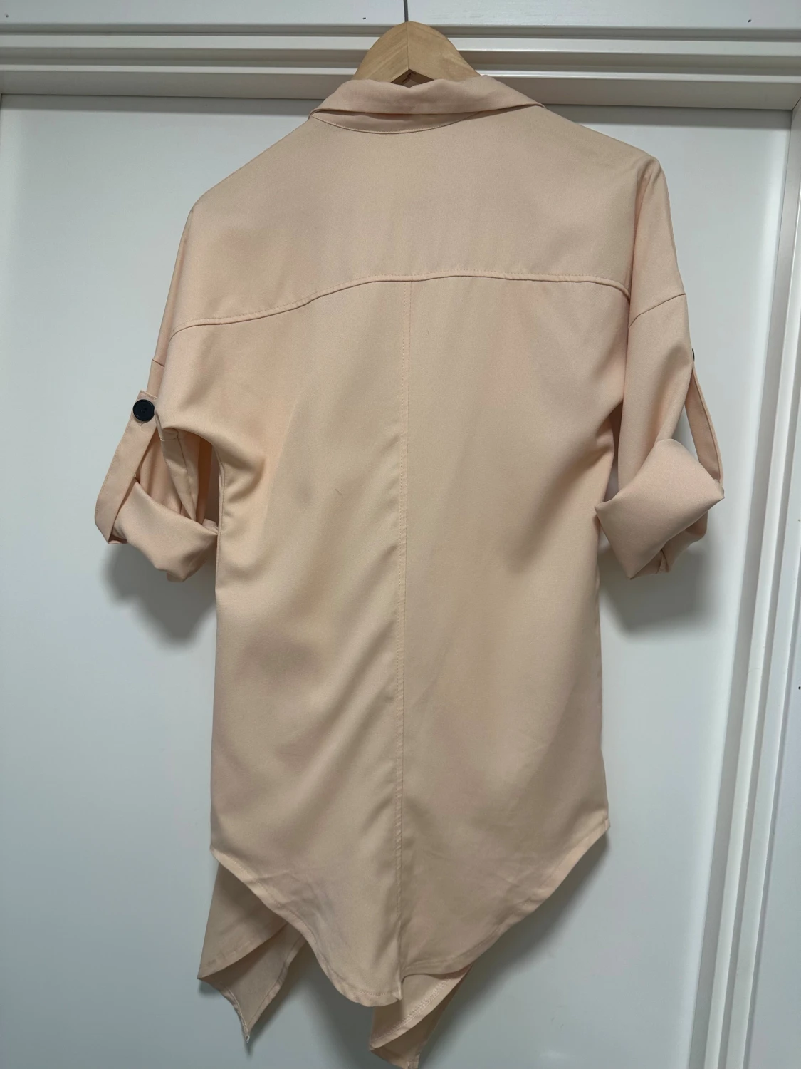 Beige kofta / jacka med uppvikbara ärmar - 1