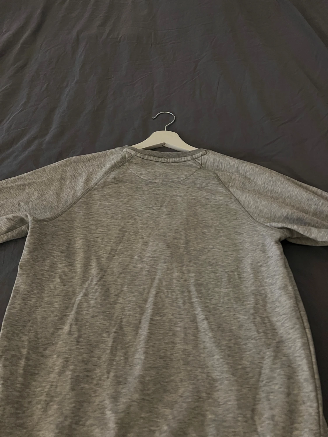 Grå sweatshirt från GANT  - 1