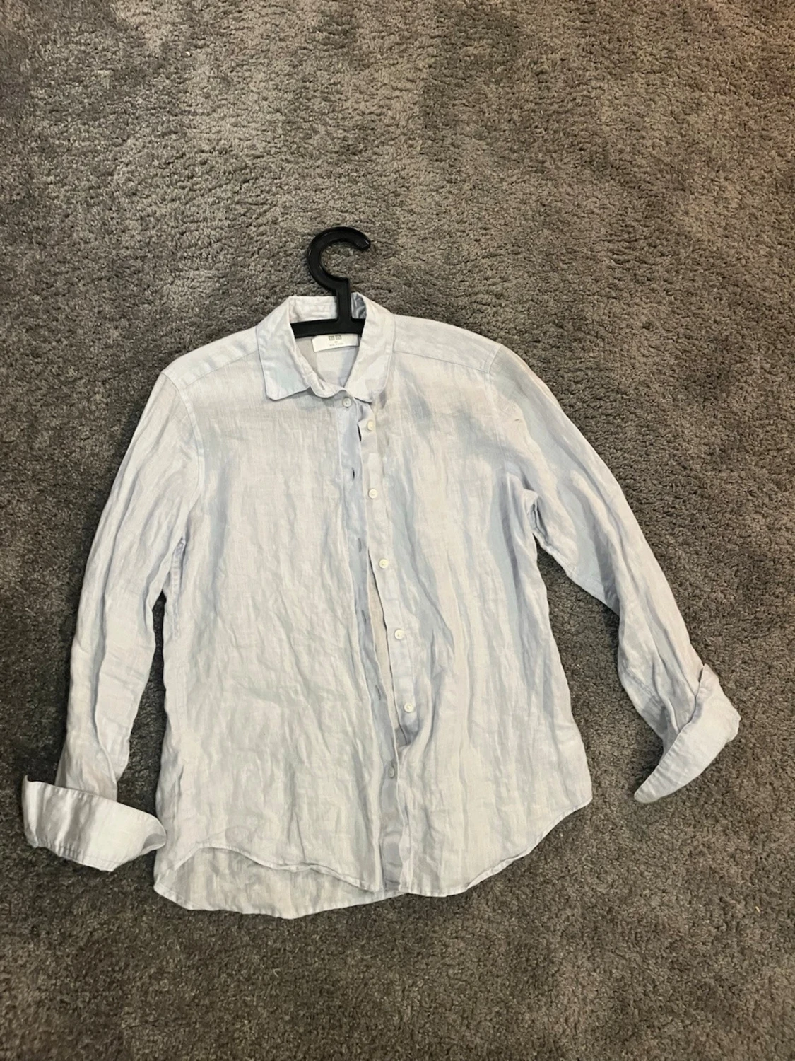 Ljusblå linneskjorta från Uniqlo XS