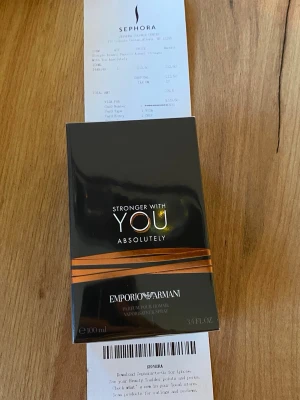 Emporio Armani Stronger With You - Stronger With You Absolutely från Emporio Armani, 100 ml. Kvitto finns. Skriv om ni har funderingar eller förslag😁