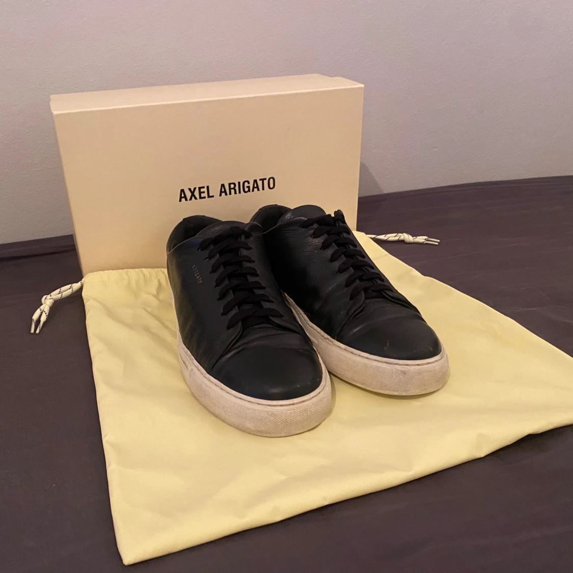 Svarta sneakers från Axel Arigato - 3