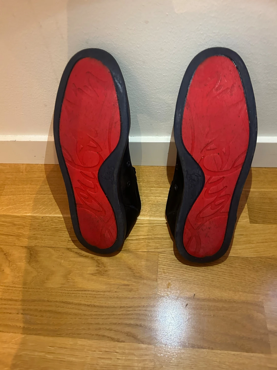 Mörkblåa Louboutin sneakers - 1