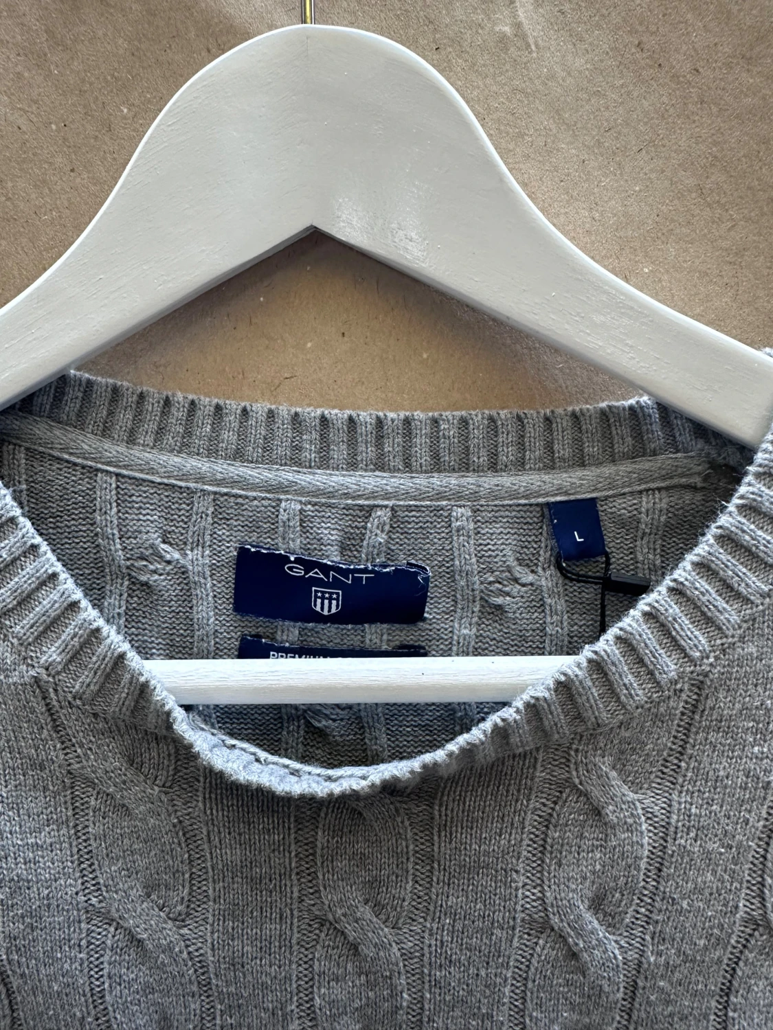 Grå kabelstickad tröja från GANT - 2