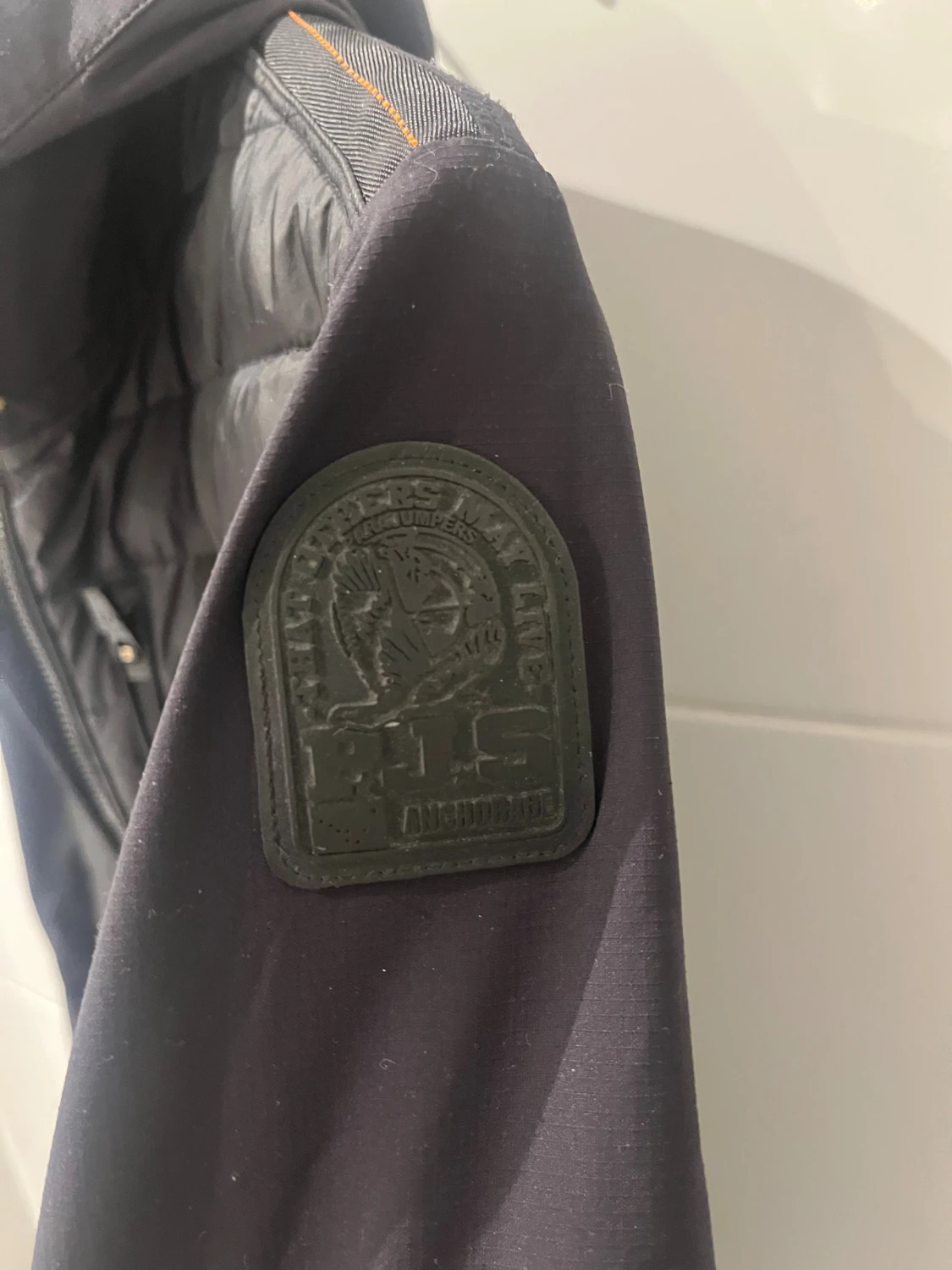 Svart pufferjacka från Parajumpers - 5