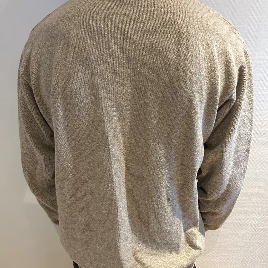 Beige stickad tröja från Bison - 1