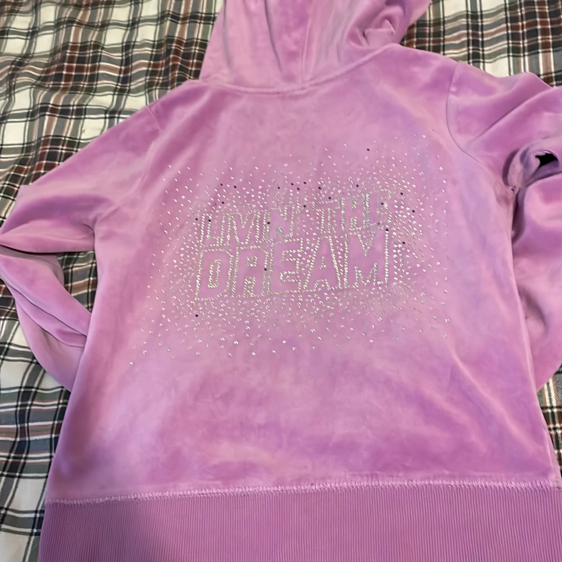 Ljuslila hoodie med strass från C - 1