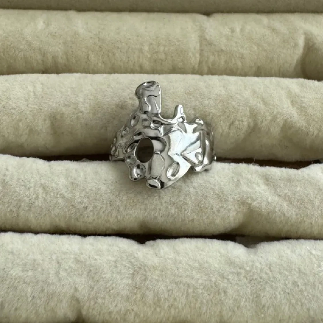 Unik silverring med organisk form