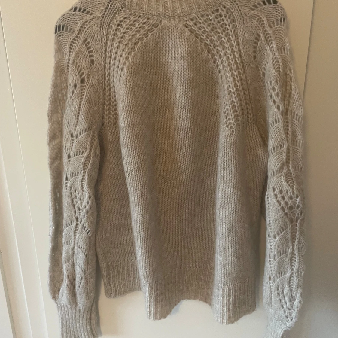 Beige stickad tröja från Kappahl - 1