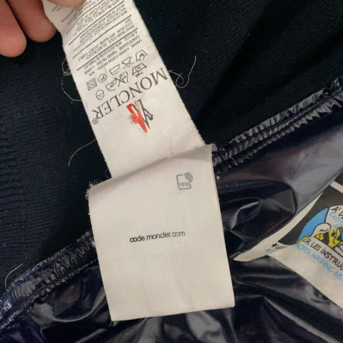 Svart pufferjacka från Moncler - 2