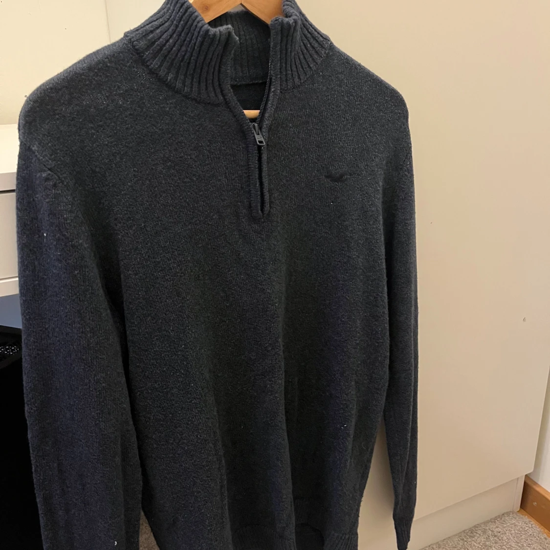 Mörkgrå stickad tröja Hollister - 2