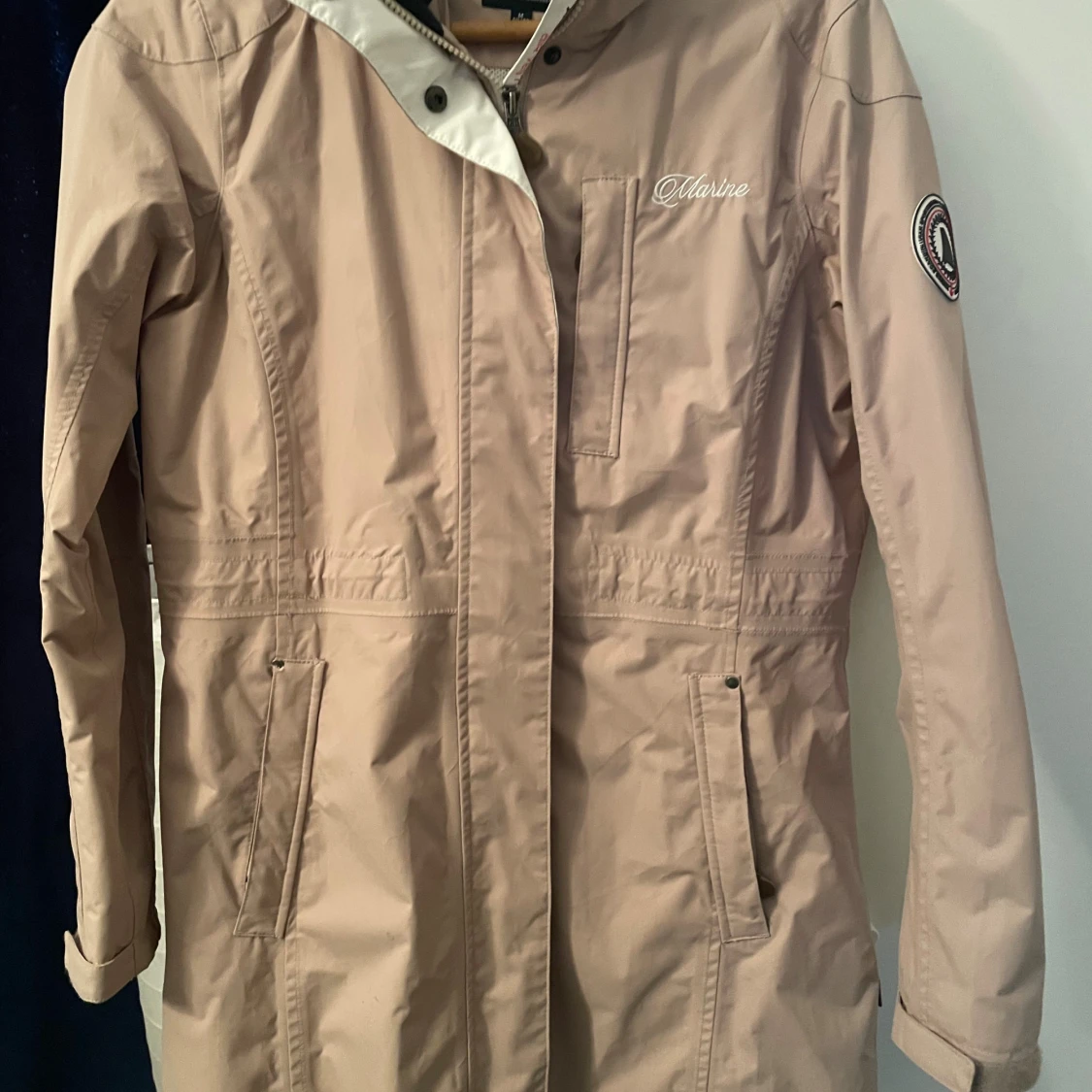 Beige vindjacka från Marine Scandinavian